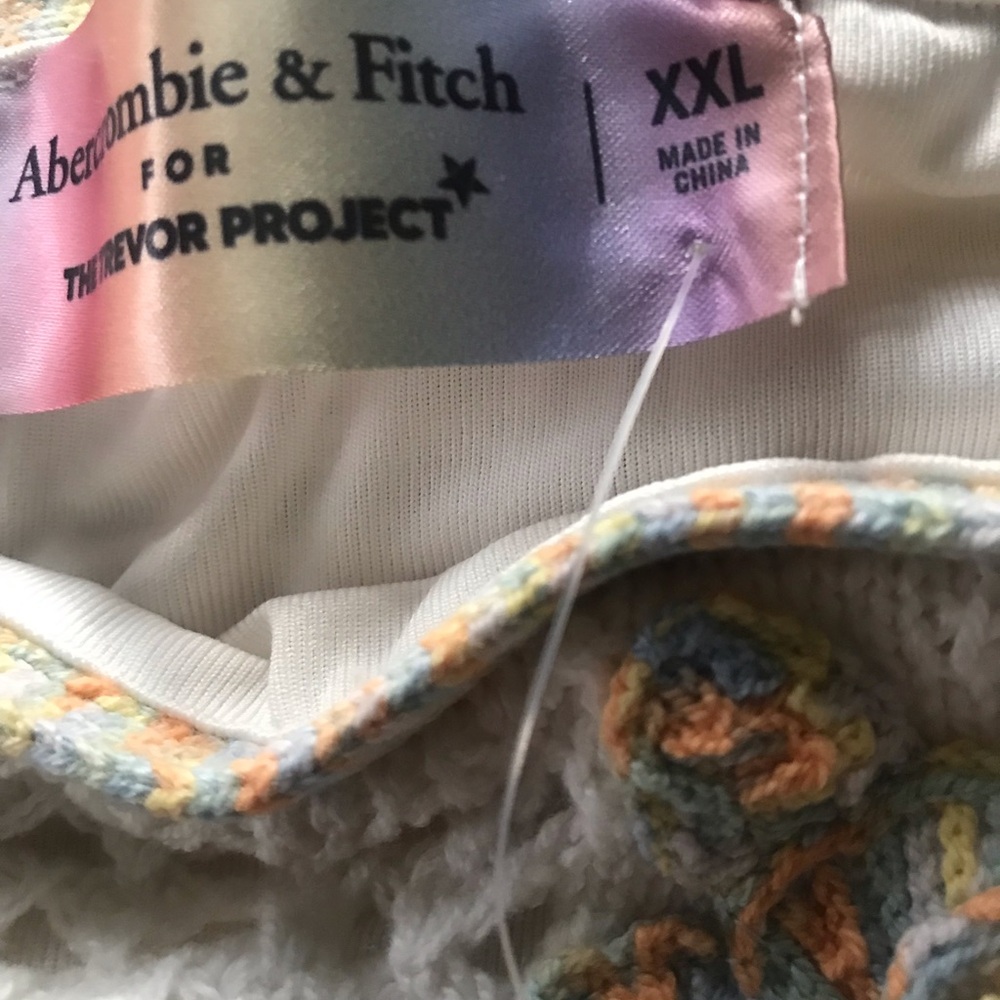 Abercrombie & Fitch White Camisole - Picture 6 of 6